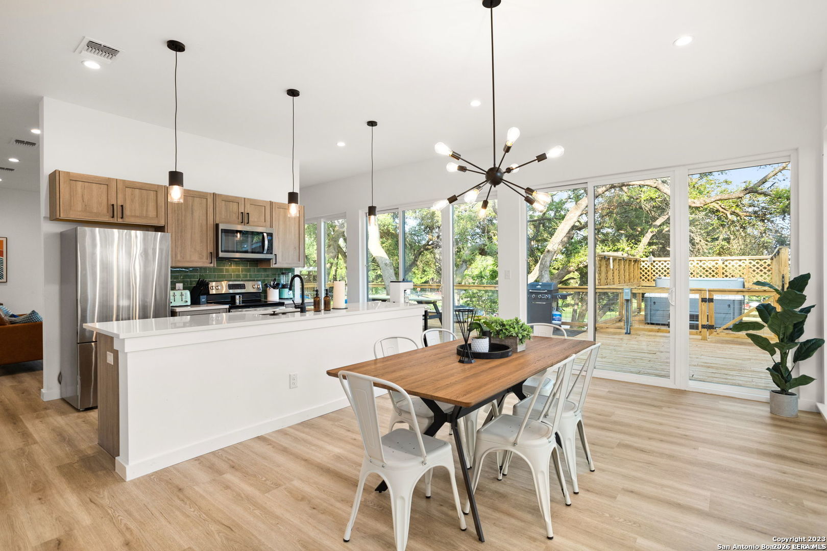 1277 Timberlane Dr