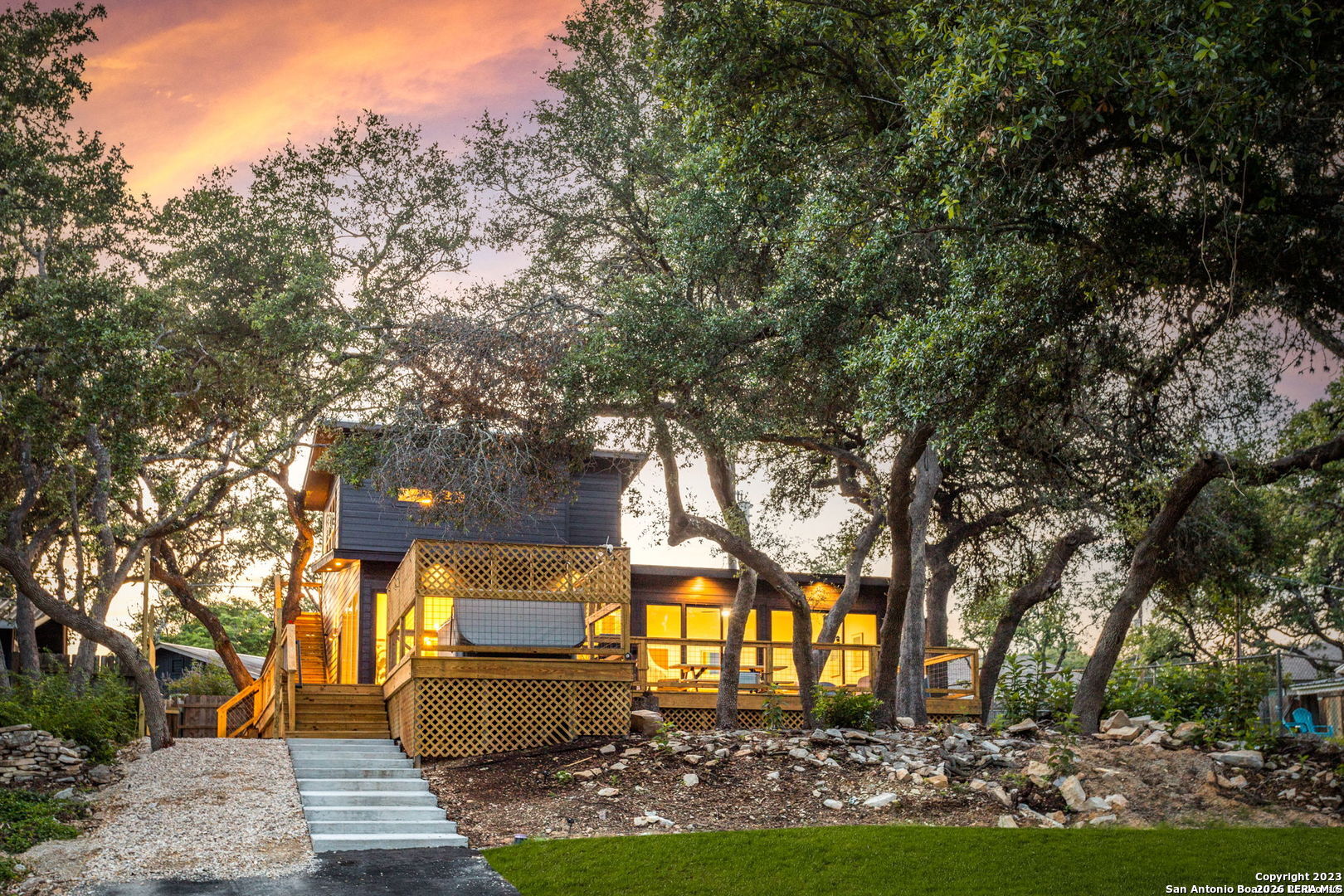 1277 Timberlane Dr